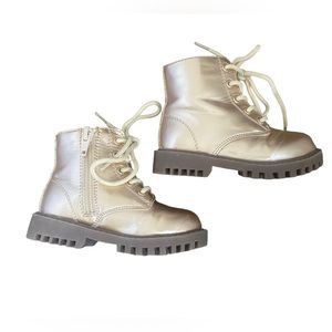 Gap gold metallic toddler combat boot - lace up and zipper - 6c - EUC